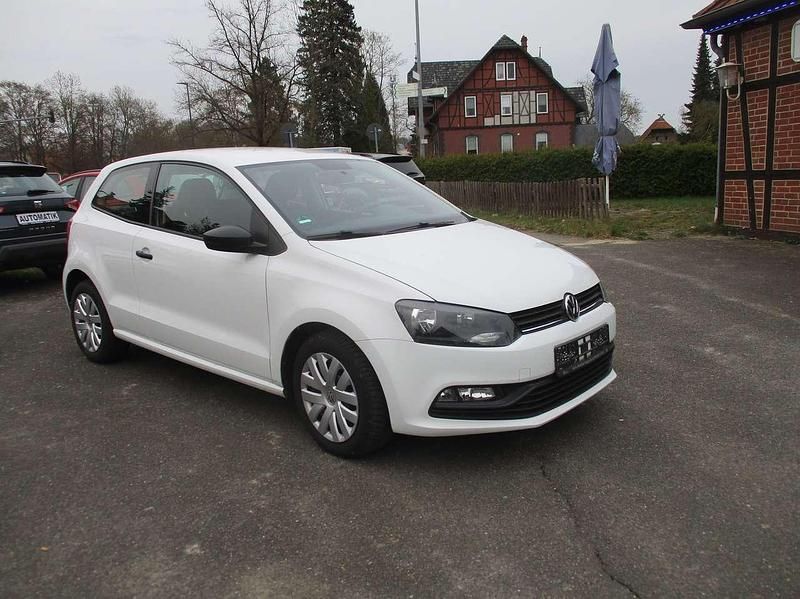 Gebraucht VW Polo Trendline 60 PS (44 kW) 2016 Pure white Kleinwagen
