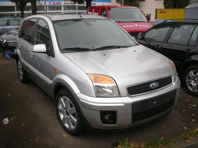 Silber Gebraucht 2006 Ford Fusion Limousine | 3.800 € (Teuer) - Bild 1/4