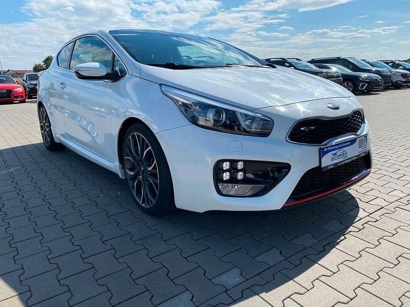 Weiß Gebraucht 2015 Kia Ceed GT-Track Kleinwagen | 11.900 € (Fairer Preis) - Bild 1/4