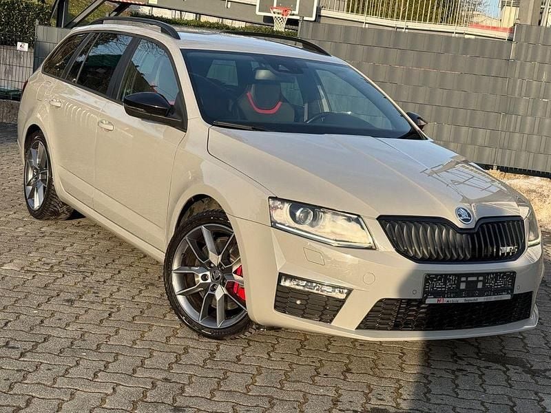 Grau Gebraucht 2014 Skoda Octavia RS Kombi | 9.950 € (Guter Preis) - Bild 1/4