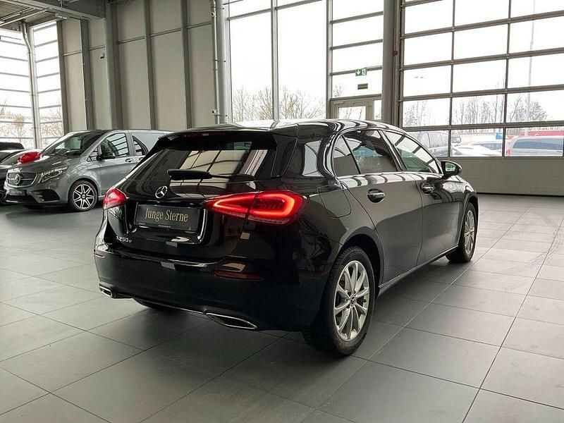 Gebraucht Mercedes A250 Progressive 218 PS (160 kW) 2022 Unilack nachtschwarz Limousine