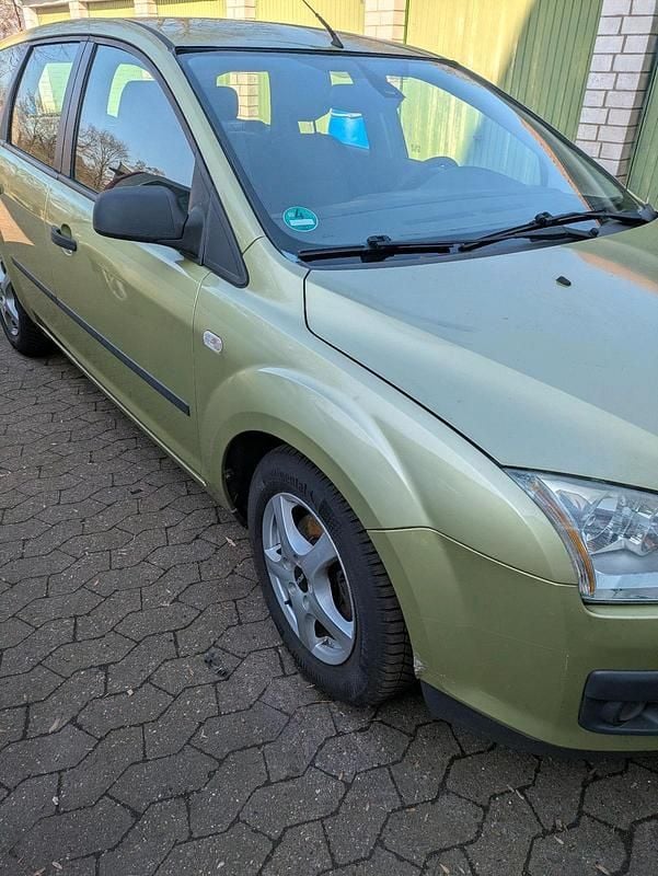 Gebraucht Ford Focus 90 PS (66 kW) 2006 Gelb Kombi