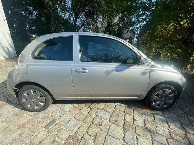 Silber Gebraucht 2005 Nissan Micra City Limousine | 2.450 € (Fairer Preis) - Bild 1/4
