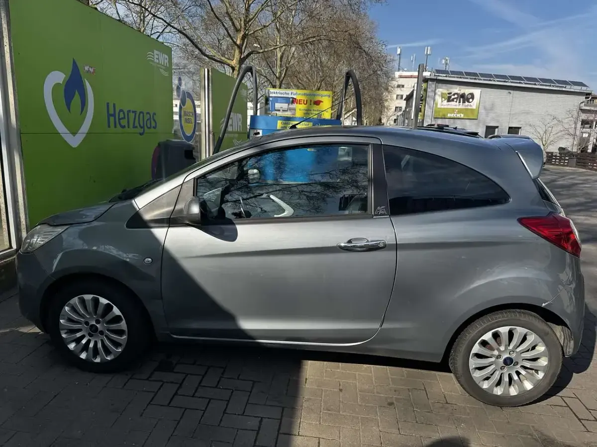 Gebraucht Ford Ka Titanium 69 PS (50 kW) 2010 Kleinwagen