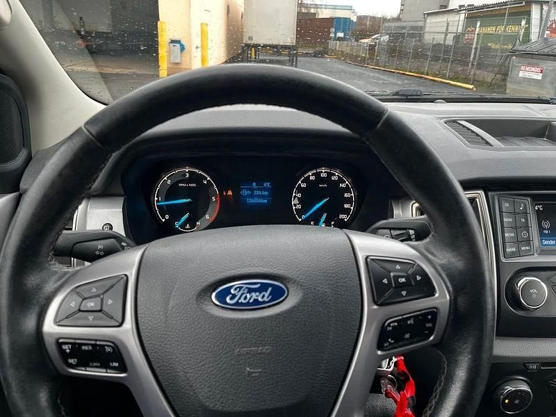 Używany Ford Ranger 160 KM (117 kW) 2019 Czarny Pickup