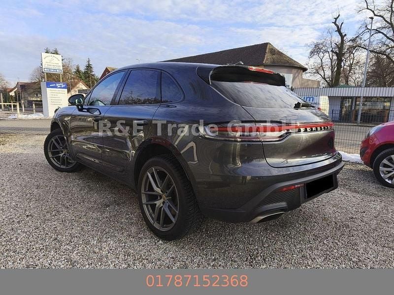Gebraucht Porsche Macan 265 PS (194 kW) 2021 Vulkangrau SUV