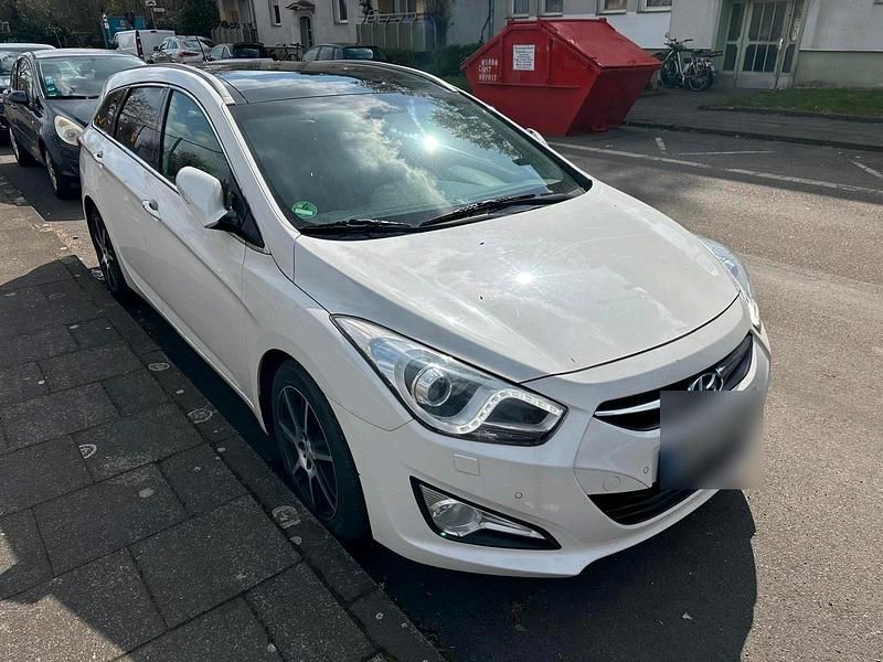 Gebraucht Hyundai i40 116 PS (85 kW) 2012 Weiß Kombi