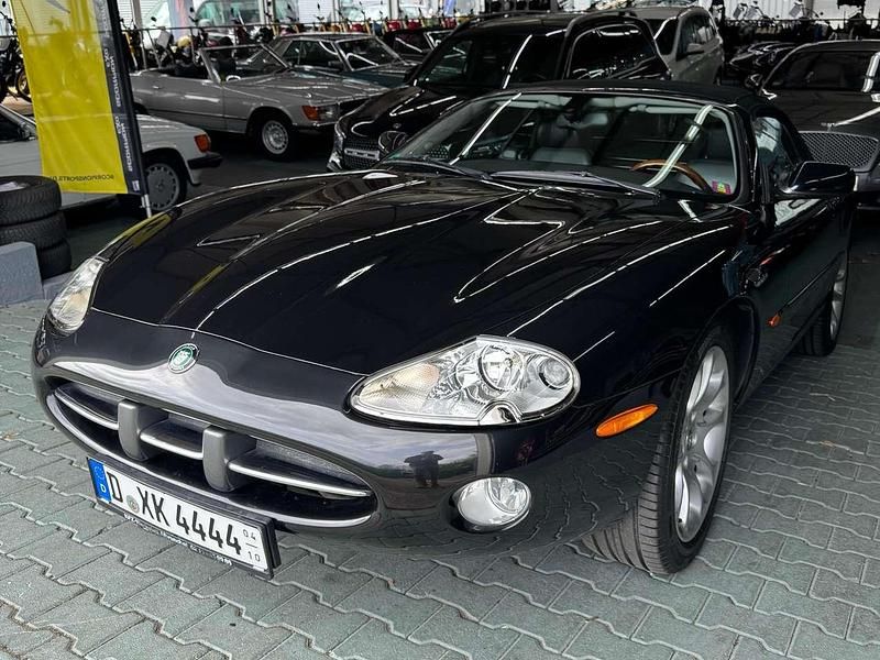 Second-hand Jaguar XK8 298 CP (219 kW) 2003 Midnight Cabrio