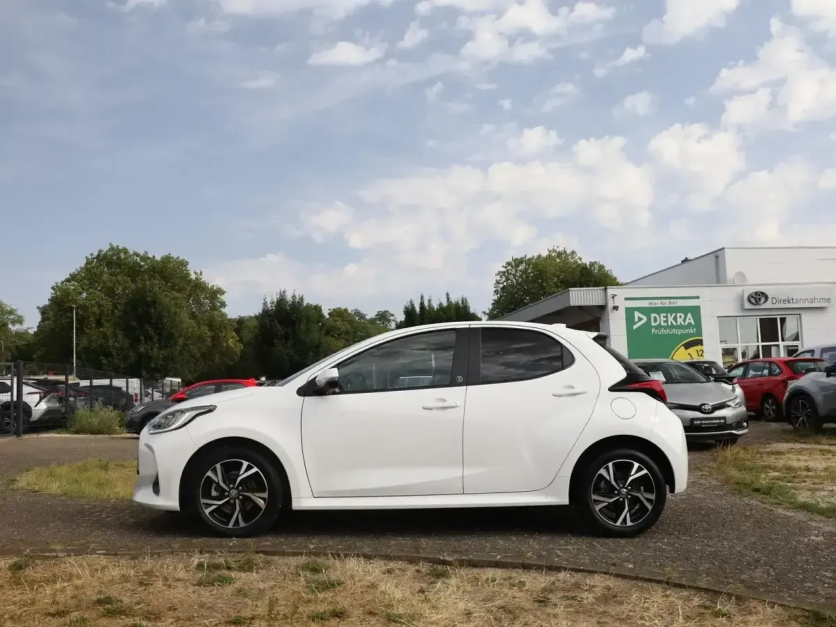 Gebraucht Toyota Yaris Comfort 116 PS (85 kW) 2024 Weiß Kleinwagen