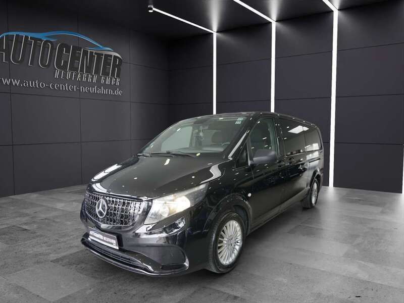 Rotorange 86 Gebraucht 2017 Mercedes Vito Van / Kleinbus | 22.980 € - Bild 1/4