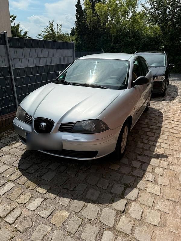 Silber Gebraucht 2005 Seat Ibiza Kleinwagen | 1.200 € (Etwas zu teuer) - Bild 1/4