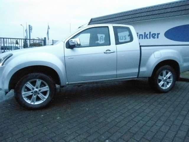 Gebraucht Isuzu D-Max 163 PS (119 kW) 2018 Silber Van