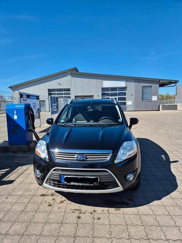 Gebraucht Ford Kuga 136 PS (100 kW) 2010 Schwarz SUV