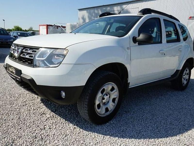 Gebraucht Dacia Duster Lauréate 114 PS (83 kW) 2016 Gletscherweiss SUV