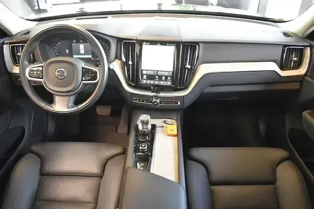 Gebraucht Volvo XC60 Inscription 197 PS (144 kW) 2022 Schwarz SUV