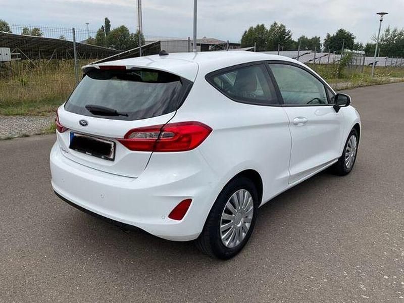 Gebraucht Ford Fiesta Trend 71 PS (52 kW) 2018 Weiß Kleinwagen