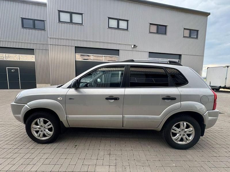 Gebraucht Hyundai Tucson GLS 141 PS (103 kW) 2009 Silber SUV