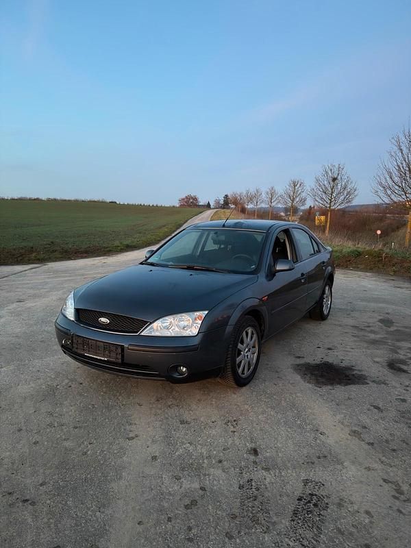 Grün Gebraucht 2003 Ford Mondeo Limousine | 750 € - Bild 1/4