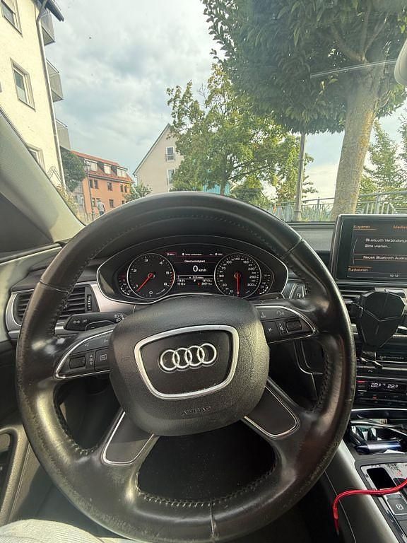 Gebraucht Audi A6 Ambiente 245 PS (180 kW) 2012 Blau Limousine