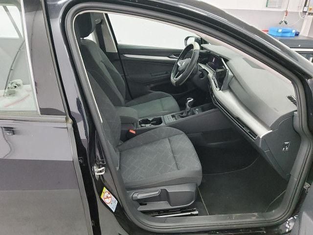 Gebraucht VW Golf VIII Life 131 PS (96 kW) 2021 Schwarz Limousine