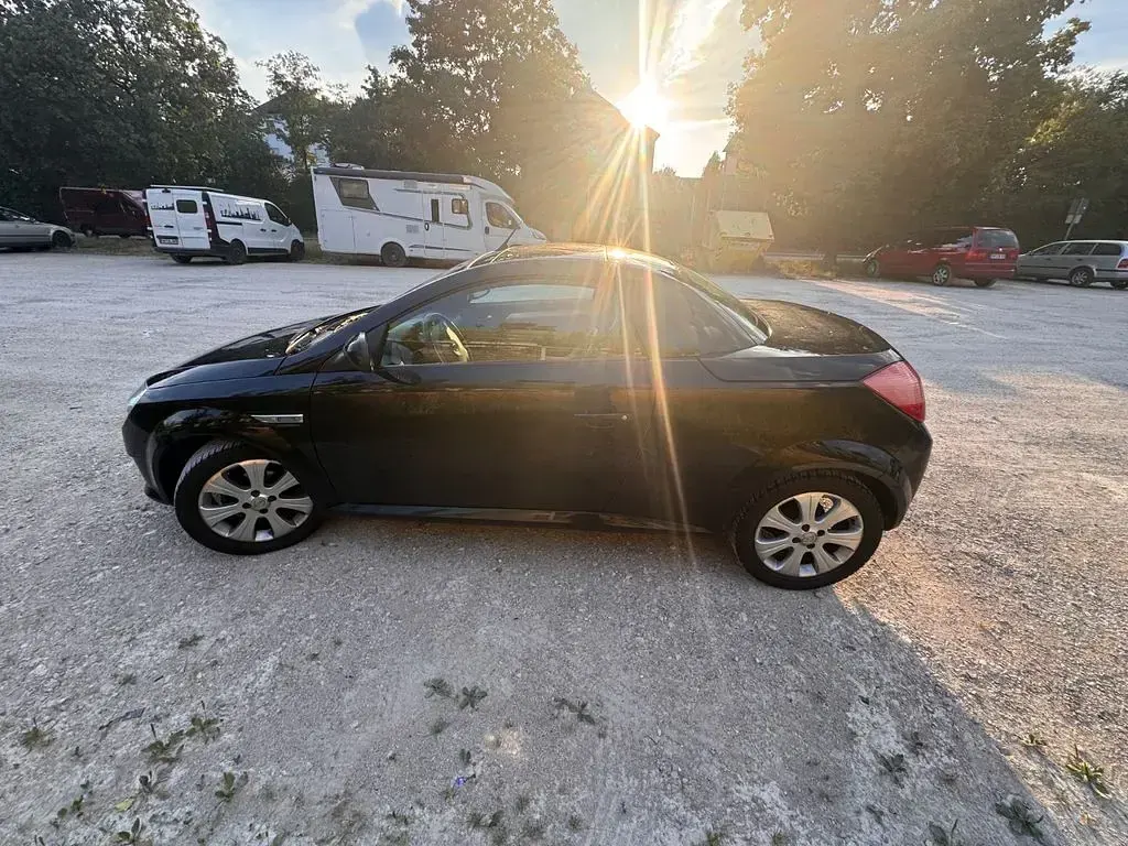 Gebraucht Opel Tigra 90 PS (66 kW) 2008 Schwarz Cabrio