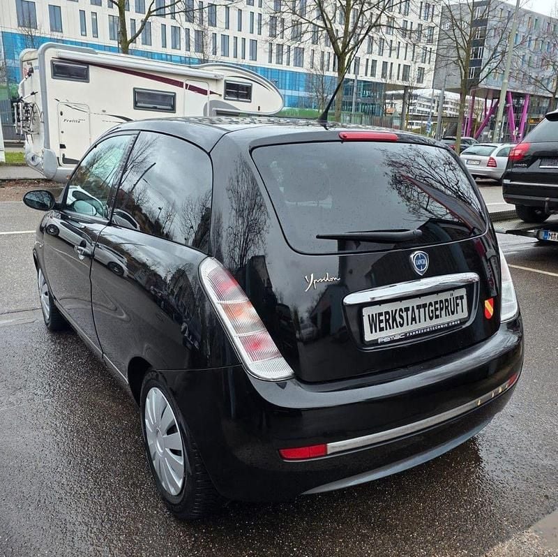 Gebraucht Lancia Ypsilon 95 PS (69 kW) 2008 Schwarz Kleinwagen