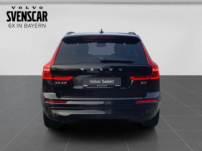 Gebraucht Volvo XC60 Core 197 PS (144 kW) 2023 Schwarz SUV