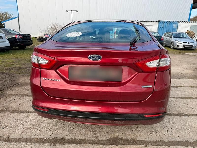 Gebraucht Ford Mondeo 160 PS (117 kW) 2020 Rot Limousine