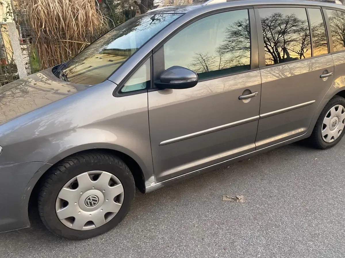 Gebraucht VW Touran 140 PS (102 kW) 2010 Grau Van / Kleinbus
