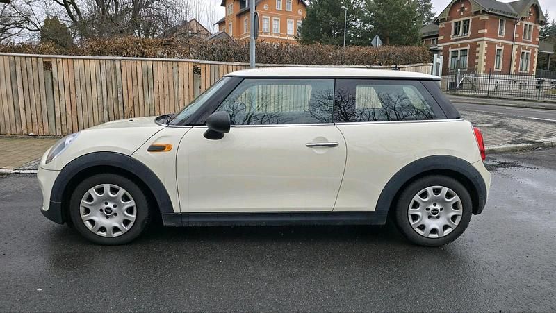 Gebraucht Mini Cooper 102 PS (75 kW) 2015 Gelb Kleinwagen
