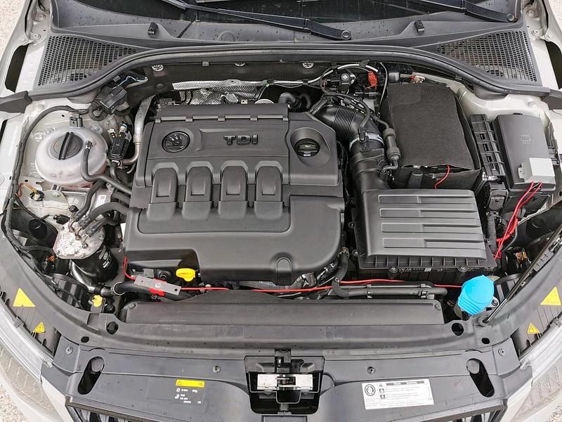 Gebraucht Skoda Octavia RS 180 PS (132 kW) 2016 Grau Kleinwagen