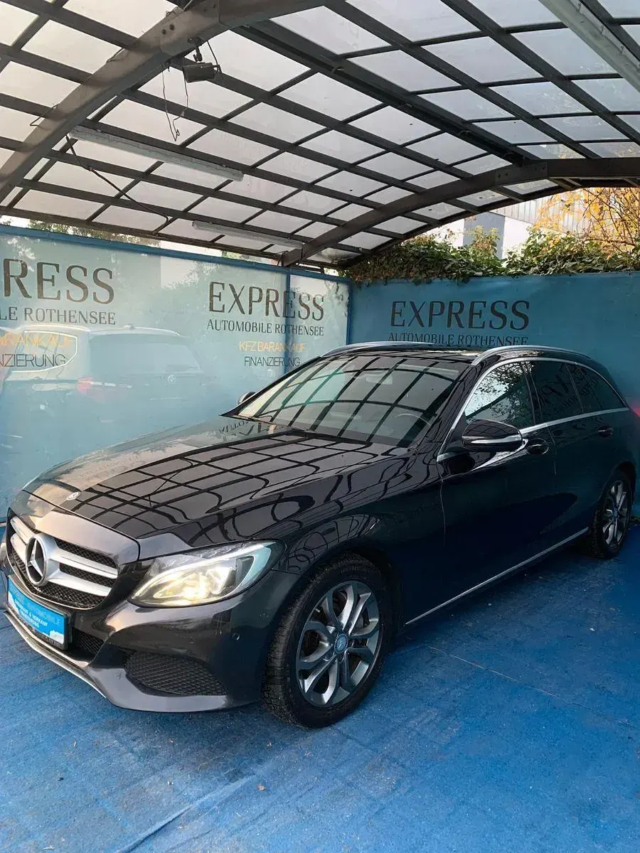 Używany Mercedes C250 204 KM (150 kW) 2014 Czarny Kombi
