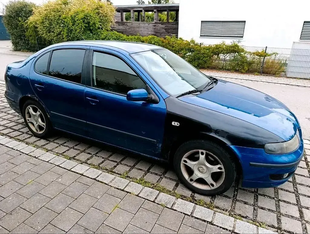Gebraucht Seat Toledo Sport 190 PS (139 kW) 2002 Blau Limousine