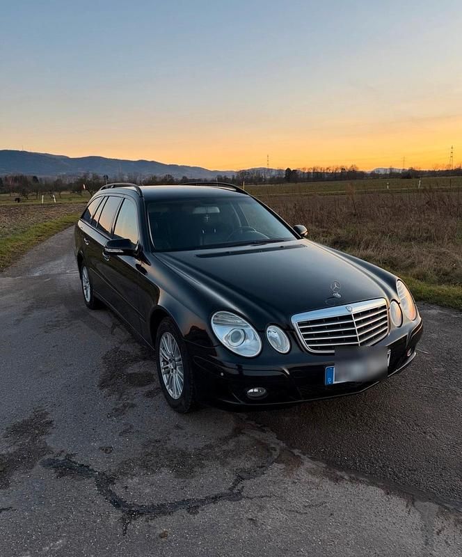 Schwarz Gebraucht 2009 Mercedes E280 Kombi | 9.500 € - Bild 1/4