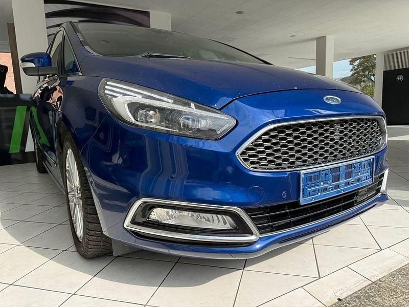 Blau Gebraucht 2018 Ford S-MAX Vignale Van / Kleinbus | 10.800 € (Superpreis) - Bild 1/4