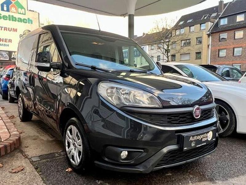 Gebraucht Fiat Doblò 88 PS (64 kW) 2015 Schwarz Van / Kleinbus