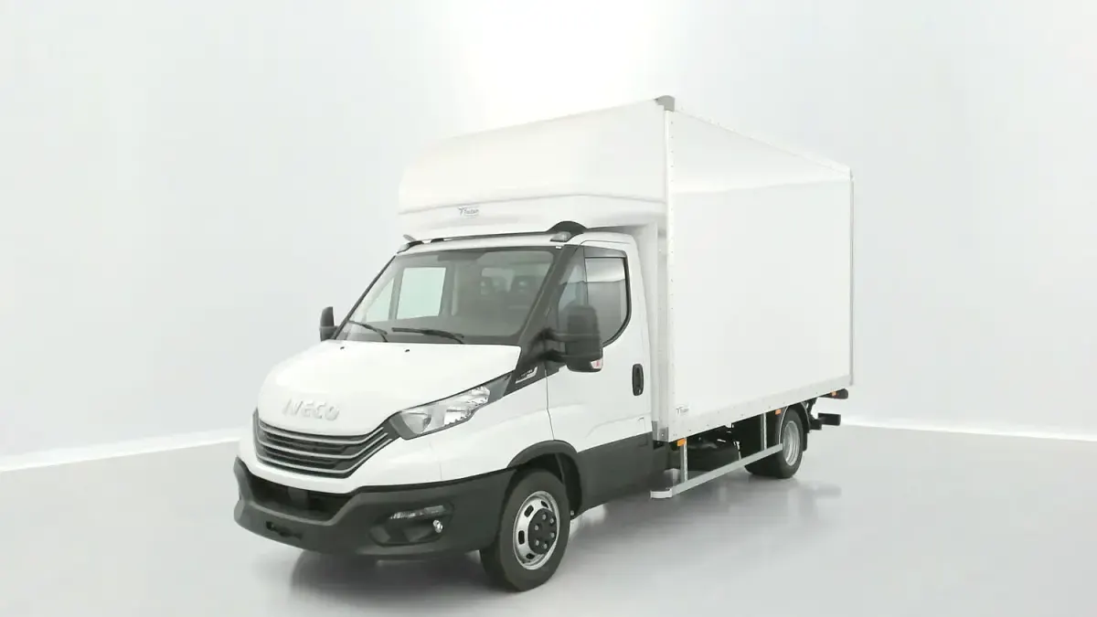 Neu Iveco Daily 175 PS (128 kW) 2025 (blanc) Van