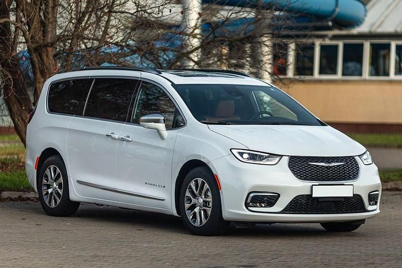 Weiß Gebraucht 2024 Chrysler Pacifica Van / Kleinbus | 59.990 € - Bild 1/4