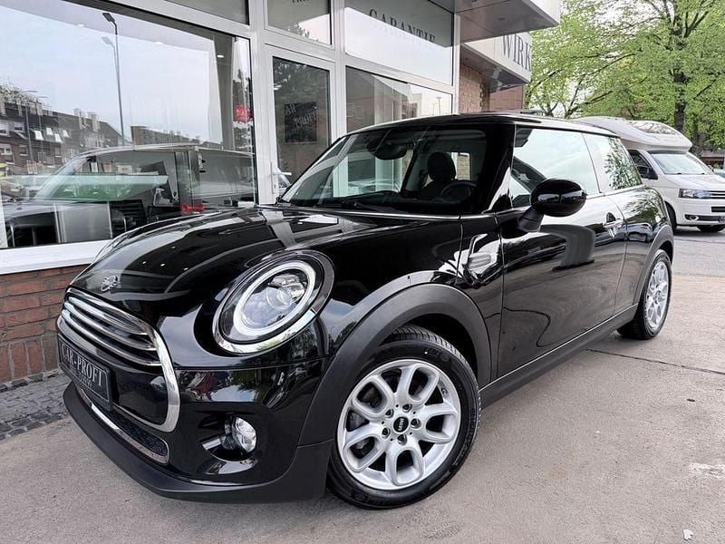 Second-hand Mini Cooper 136 CP (100 kW) 2018 Negru Hatchback