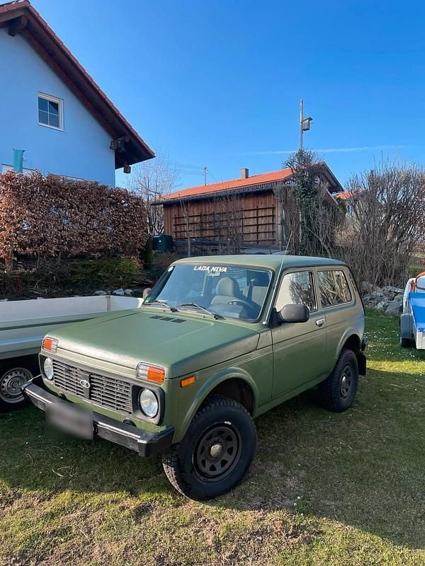 Gebraucht Lada niva 83 PS (61 kW) 2012 Grün SUV