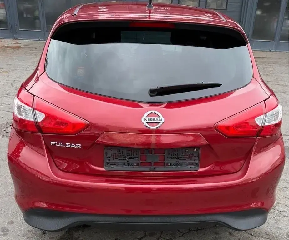 Gebraucht Nissan Pulsar 116 PS (85 kW) 2016 Rot Kleinwagen
