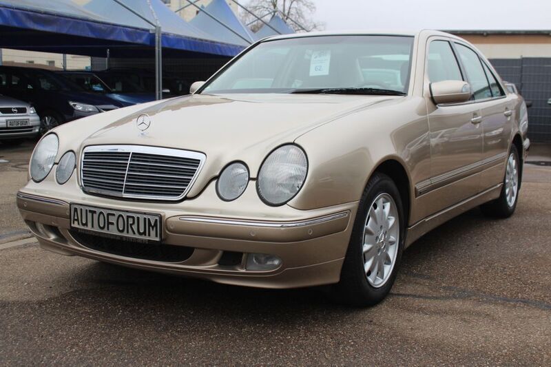 Beige Gebraucht 2002 Mercedes E320 Elegance Limousine | 3.999 € (Superpreis) - Bild 1/4