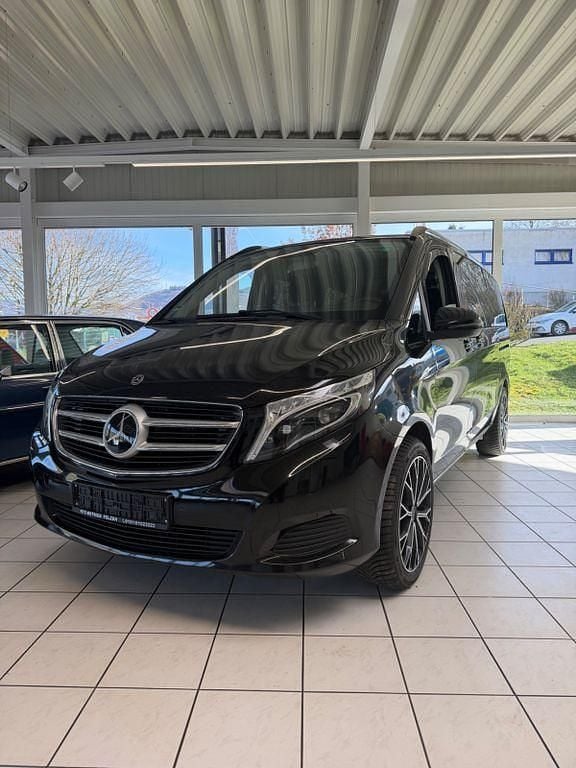 Gebraucht Mercedes V220 163 PS (119 kW) 2019 Schwarz Van / Kleinbus