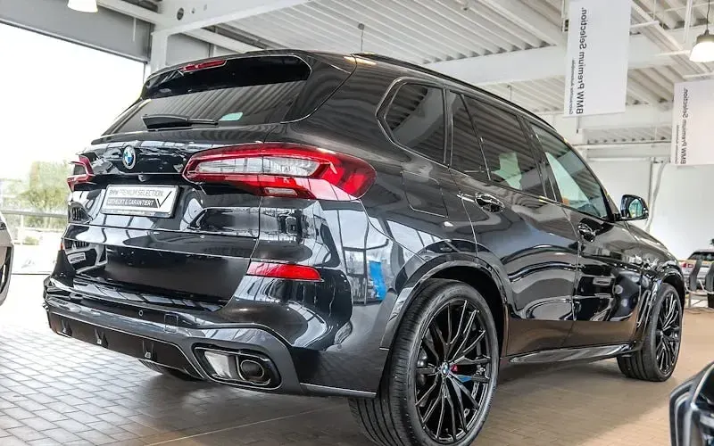 Używany BMW X5 Shadowline 298 KM (219 kW) 2023 Czarny SUV