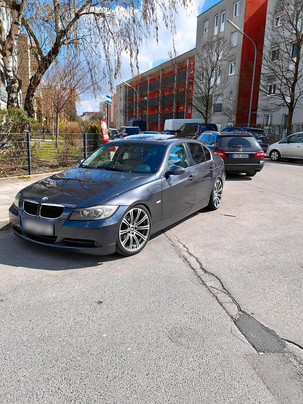 Gebraucht BMW 325 218 PS (160 kW) 2005 Grau Limousine