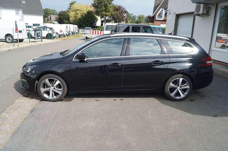 Gebraucht Peugeot 308 SW Allure 131 PS (96 kW) 2019 Noir perla nera (metallic) Kombi