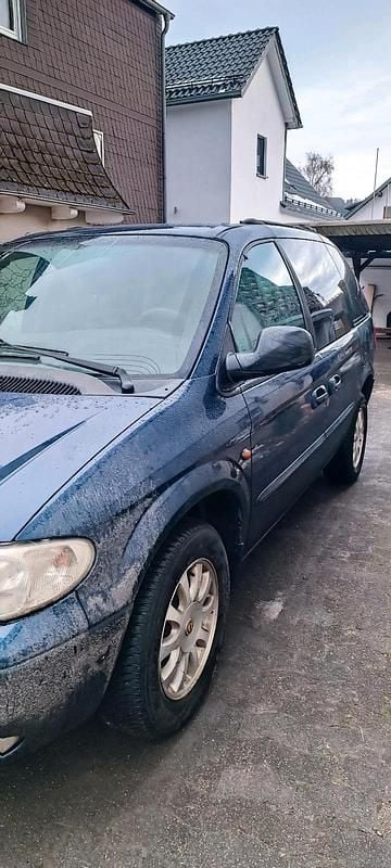 Gebraucht Chrysler Voyager 174 PS (127 kW) 2001 Blau Van / Kleinbus