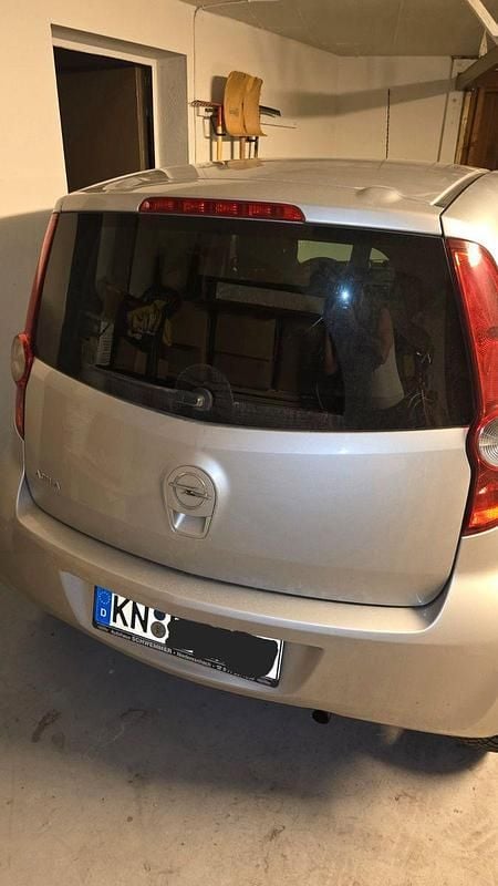 Silber Gebraucht 2009 Opel Agila Edition Kleinwagen | 4.100 € (Superpreis) - Bild 1/4