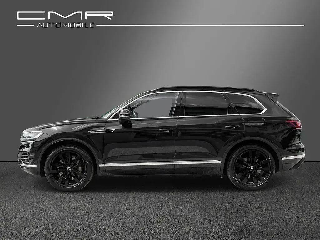 Gebraucht VW Touareg Elegance 381 PS (280 kW) 2022 Deep black perleffekt SUV