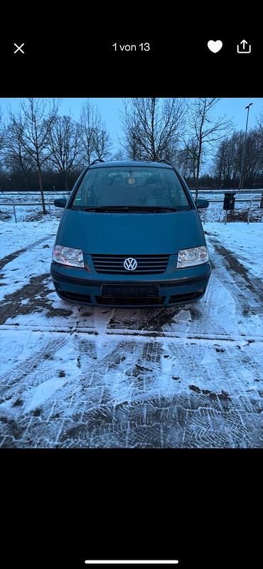 Second-hand VW Sharan 131 CP (96 kW) 2004 Albastru Monovolum